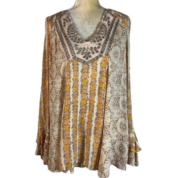 Free People breezy light weight blouse. Beautiful hippy vibes! Large - Picture 4 of 7
